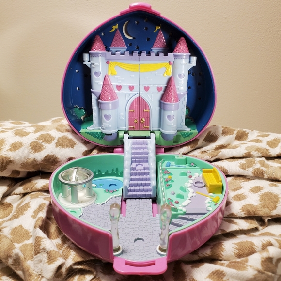 Polly Pocket Starlight Castle 1992 - Working Lights - Picture 1 of 13